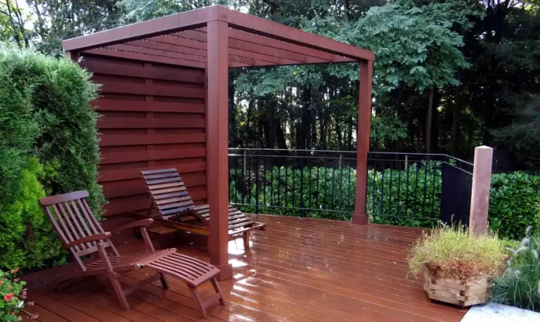 Pergola en bois exotique réalisée sur mesure